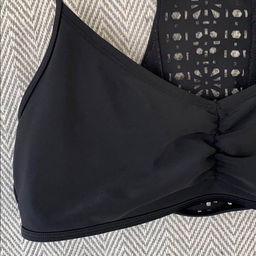 Swimsuit top - Picture 2 of 4